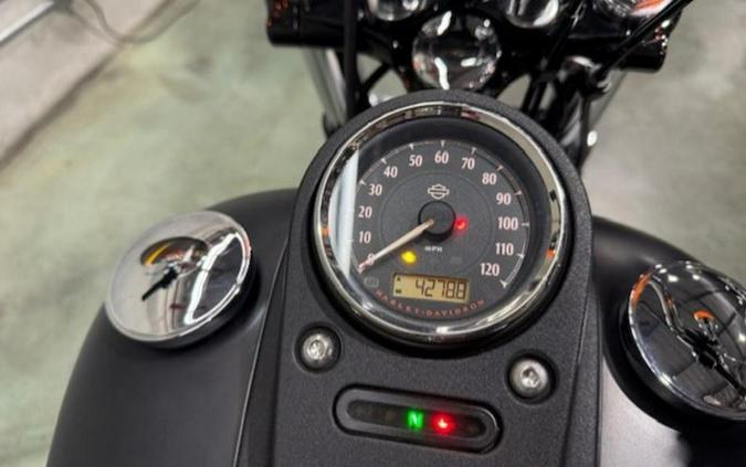 2017 Harley-Davidson® FXDB - Street Bob®