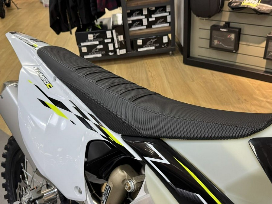 2026 Triumph TF 450-C Jet black/ Pure white