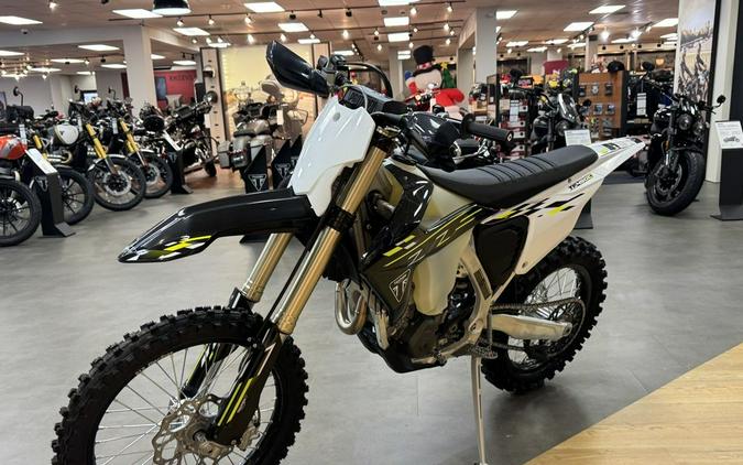 2026 Triumph TF 450-C Jet black/ Pure white