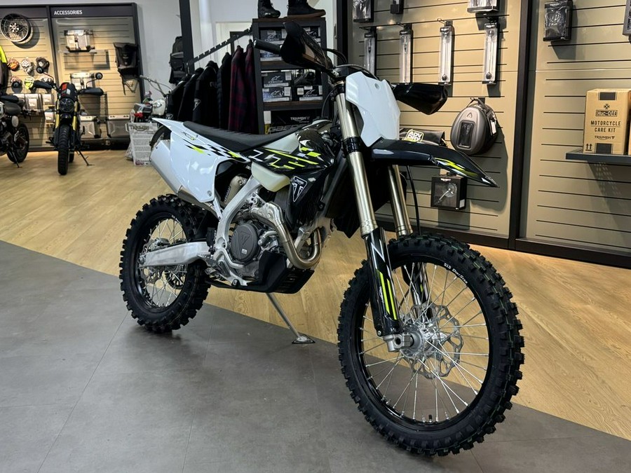 2026 Triumph TF 450-C Jet black/ Pure white