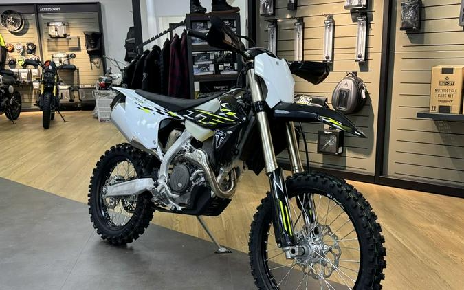 2026 Triumph TF 450-C Jet black/ Pure white