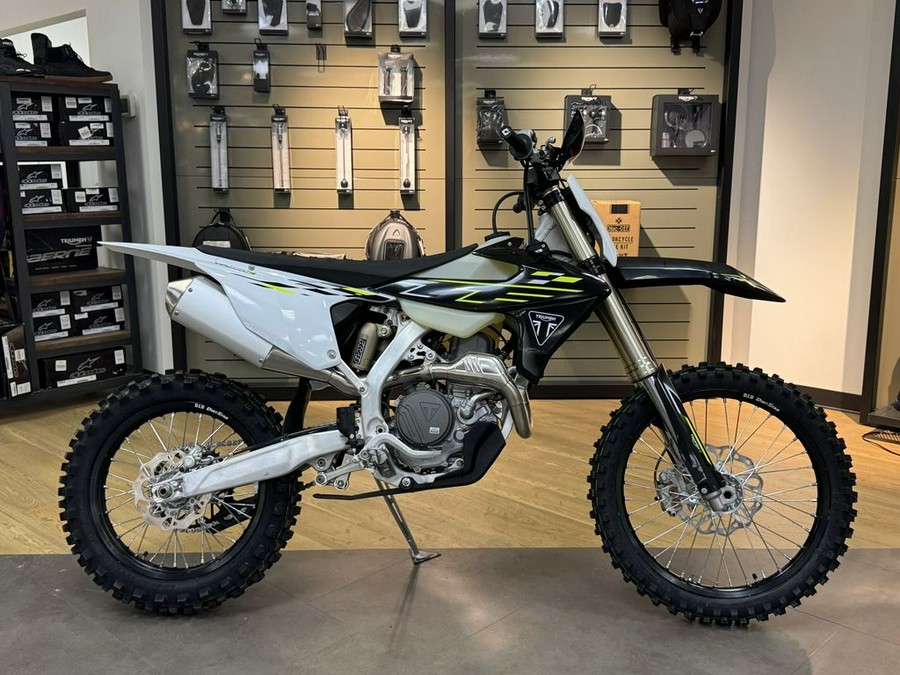 2026 Triumph TF 450-C Jet black/ Pure white