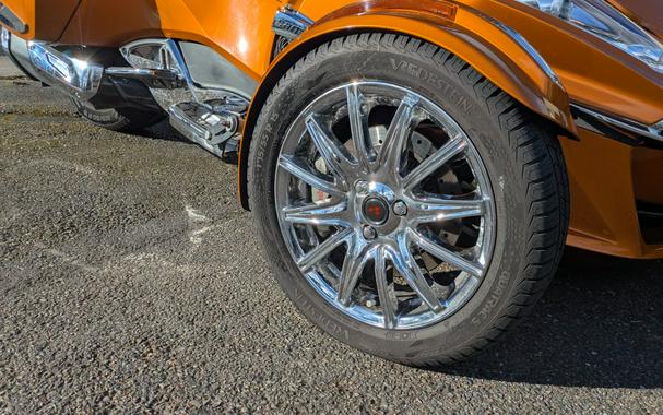 2014 Can-Am Spyder® RT-S SM6