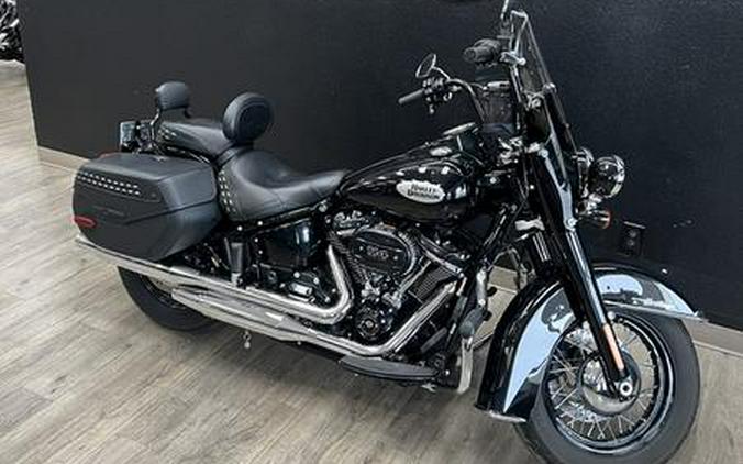 2021 Harley-Davidson® FLHCS - Heritage Classic 114