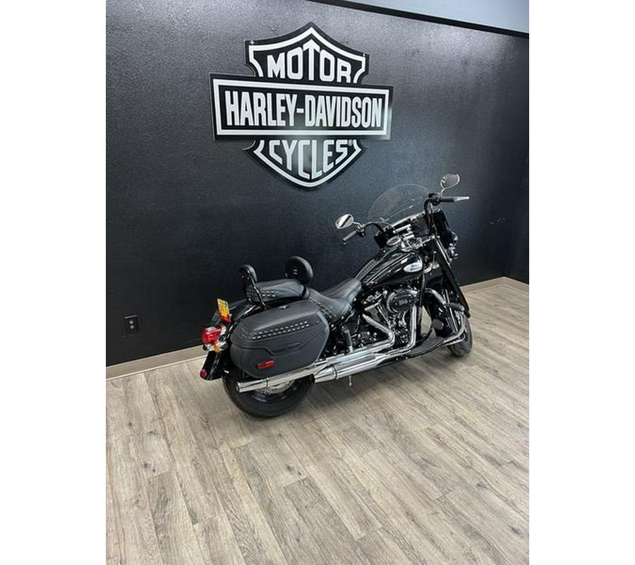 2021 Harley-Davidson® FLHCS - Heritage Classic 114