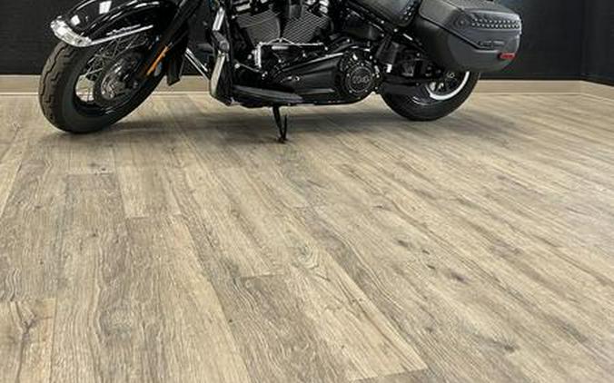 2021 Harley-Davidson® FLHCS - Heritage Classic 114