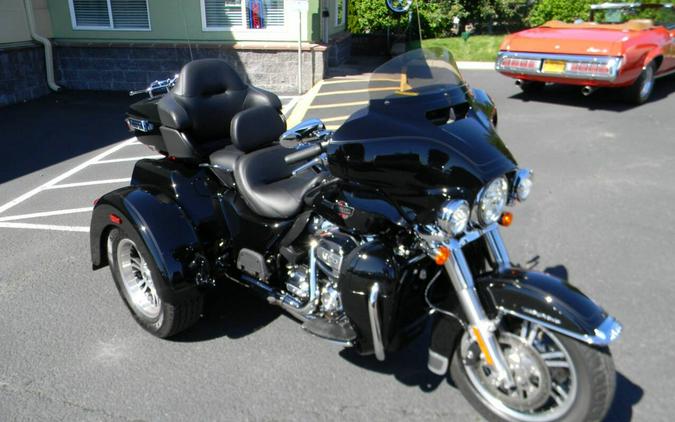 2022 Harley-Davidson Tri Glide Ultra Ultra Classic FLHTCUTG