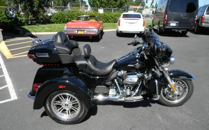 2022 Harley-Davidson Tri Glide Ultra Ultra Classic FLHTCUTG