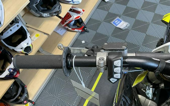 2025 Triumph TF 250-X Jet Black/Pure White