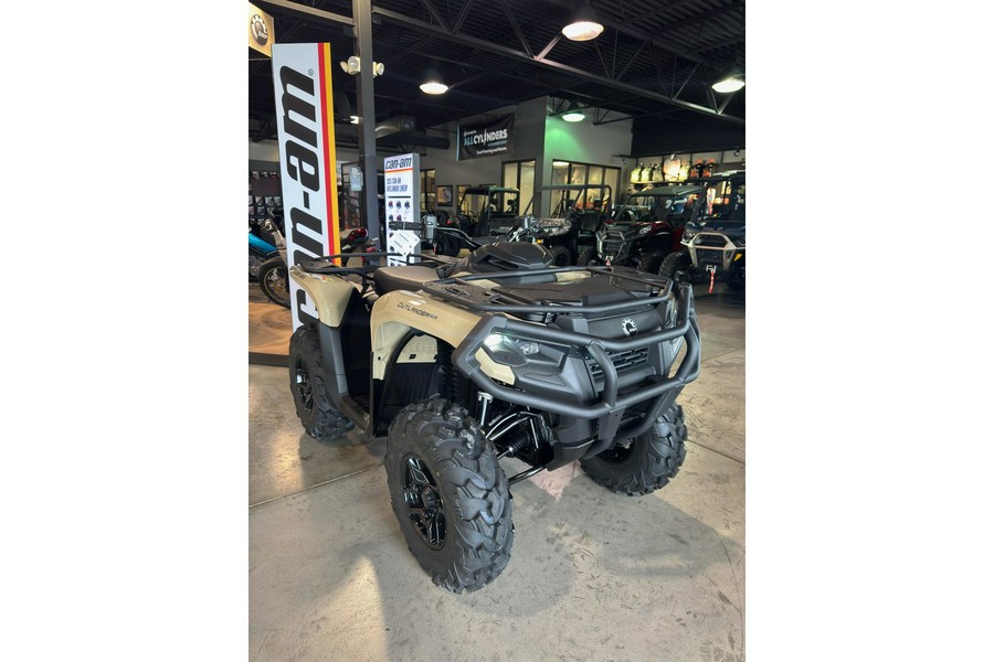 2025 Can-Am OUTLANDER PRO XU HD7