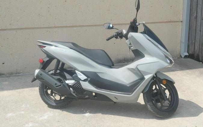 New 2025 HONDA PCX