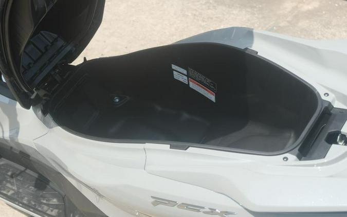 New 2025 HONDA PCX