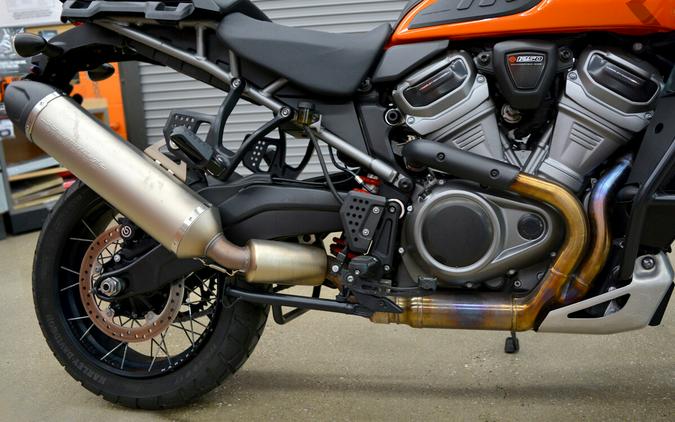 2021 Harley-Davidson® Pan America™ 1250 Special Baja Orange/Stonewashed White Pearl