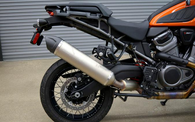 2021 Harley-Davidson® Pan America™ 1250 Special Baja Orange/Stonewashed White Pearl