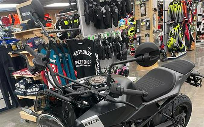 2025 Husqvarna Svartpilen 801