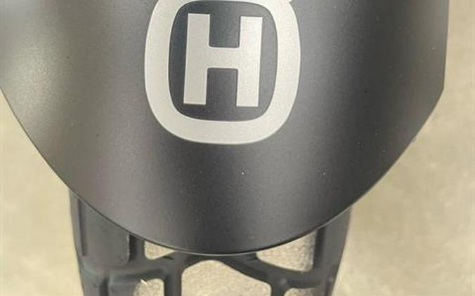 2025 Husqvarna Svartpilen 801