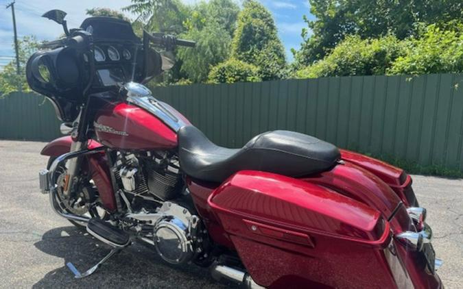 2017 Harley-Davidson FLHXS - Street Glide Special