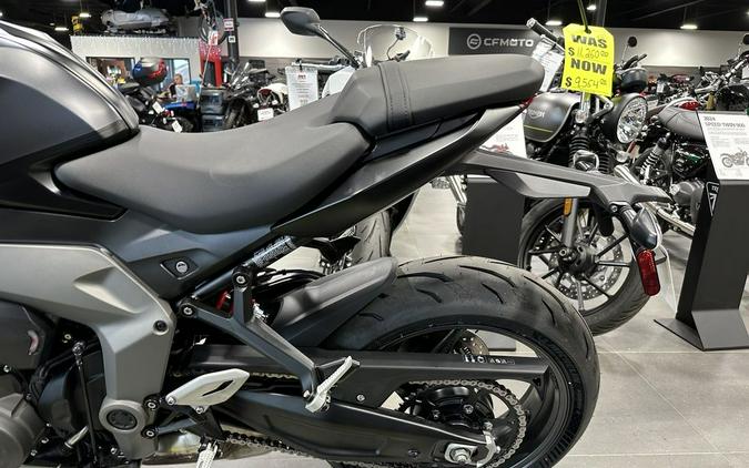 2025 Triumph Daytona 660 Satin Granite/Satin Black