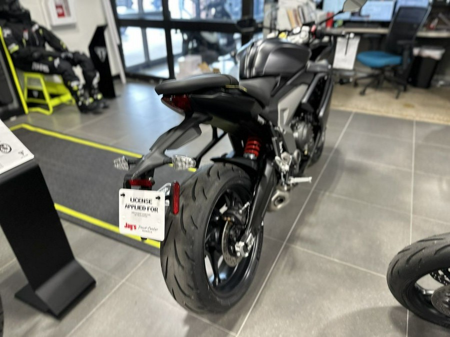 2025 Triumph Daytona 660 Satin Granite/Satin Black