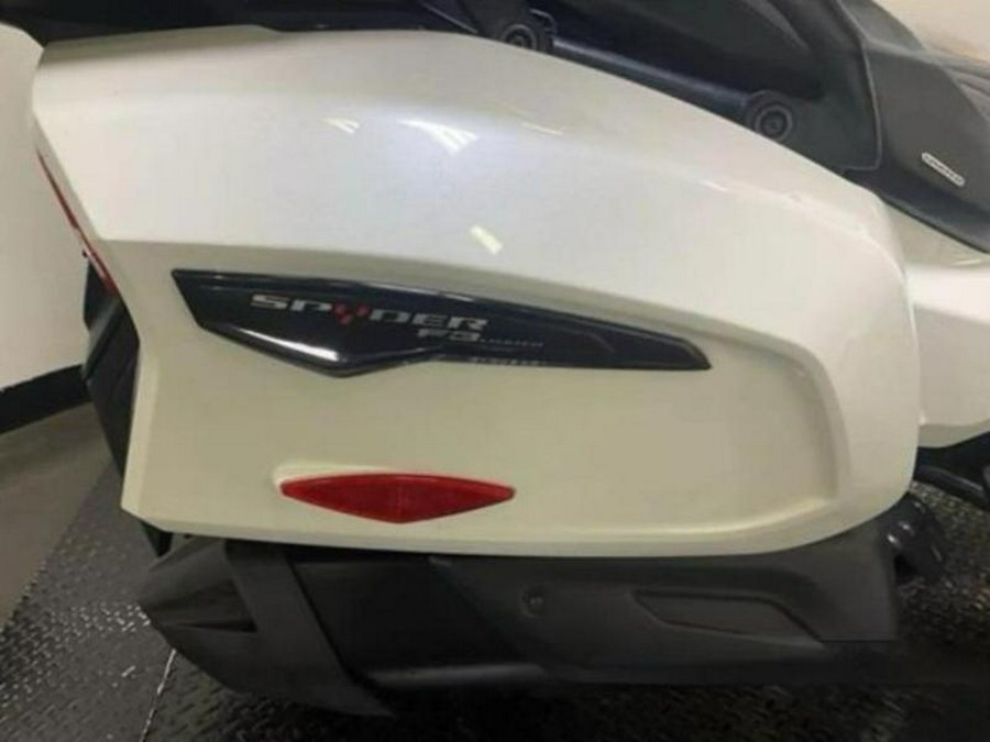 2019 Can-Am® Spyder F3 Limited SE6