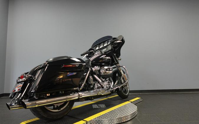 2017 Harley-Davidson Street Glide FLHX
