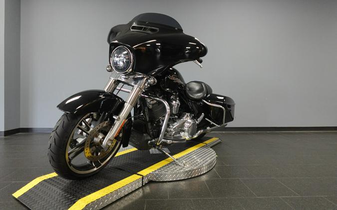 2017 Harley-Davidson Street Glide FLHX