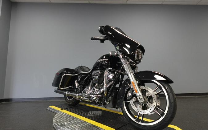 2017 Harley-Davidson Street Glide FLHX