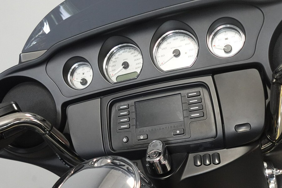 2017 Harley-Davidson Street Glide FLHX