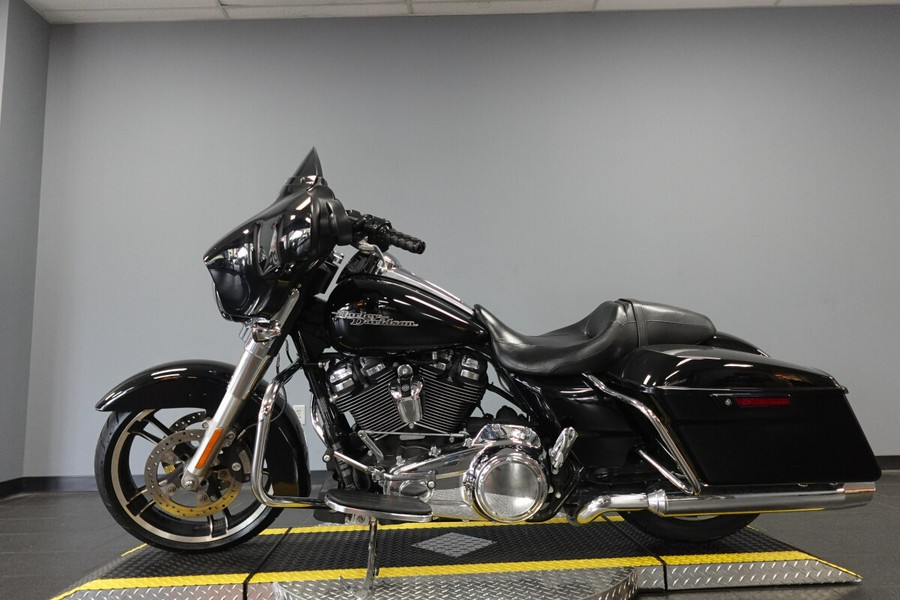 2017 Harley-Davidson Street Glide FLHX