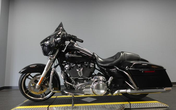 2017 Harley-Davidson Street Glide FLHX