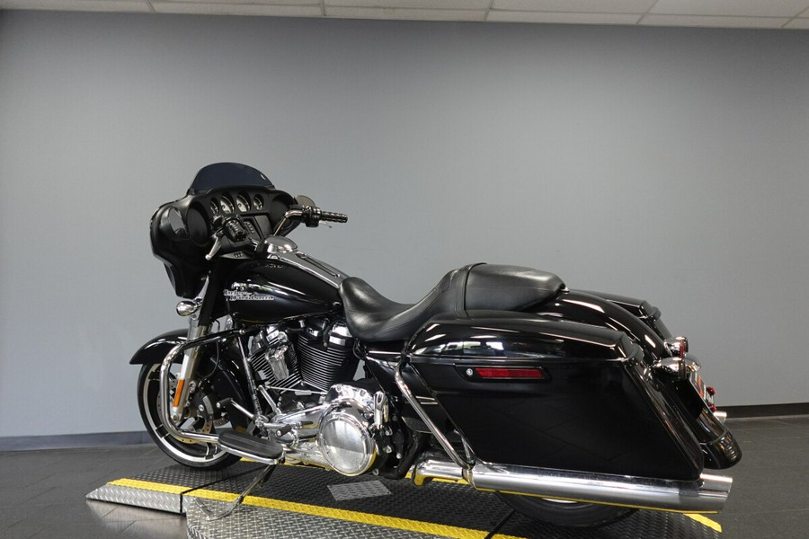 2017 Harley-Davidson Street Glide FLHX