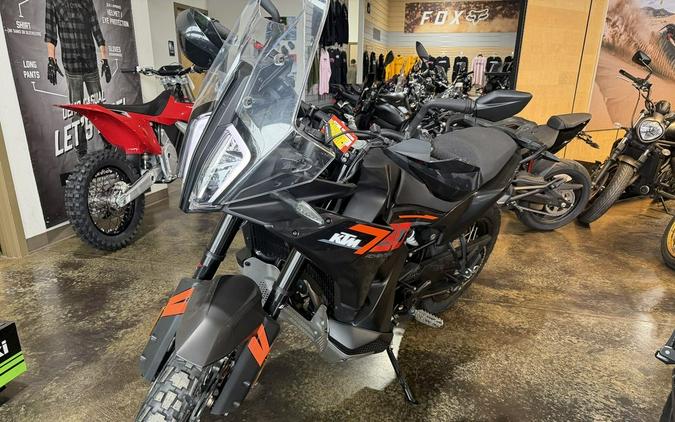 2024 KTM 790 Adventure