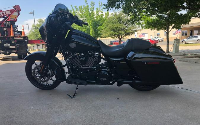 2021 Harley-Davidson® Street Glide® Special Black