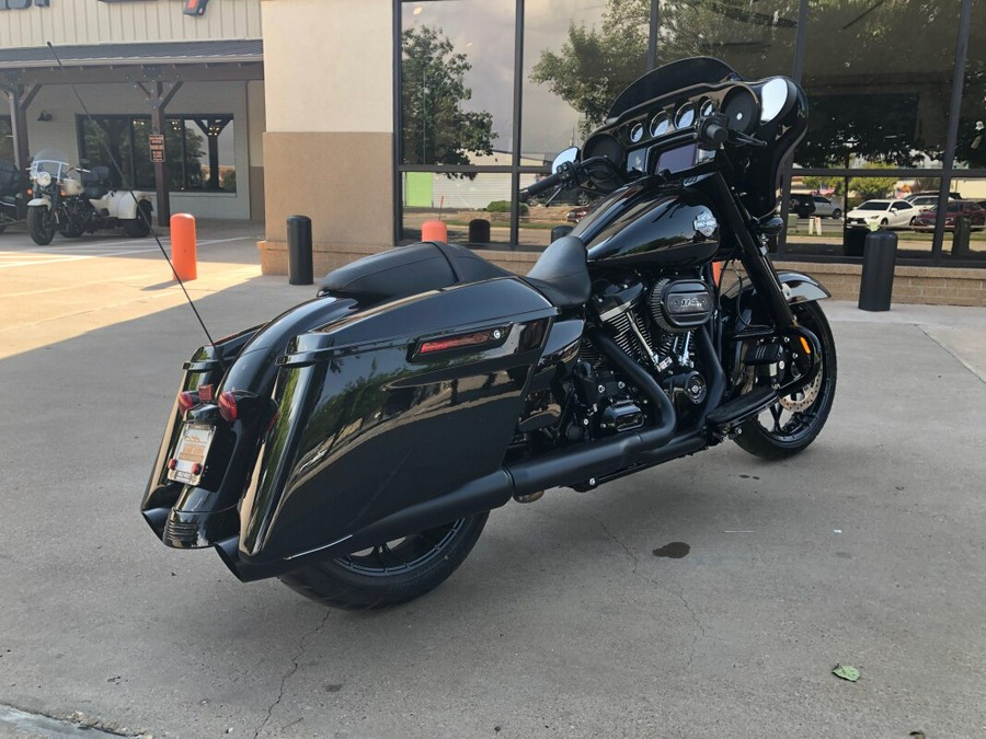 2021 Harley-Davidson® Street Glide® Special Black