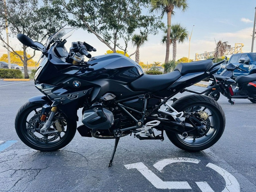 2022 BMW R 1250 RS Imperial Blue Metallic