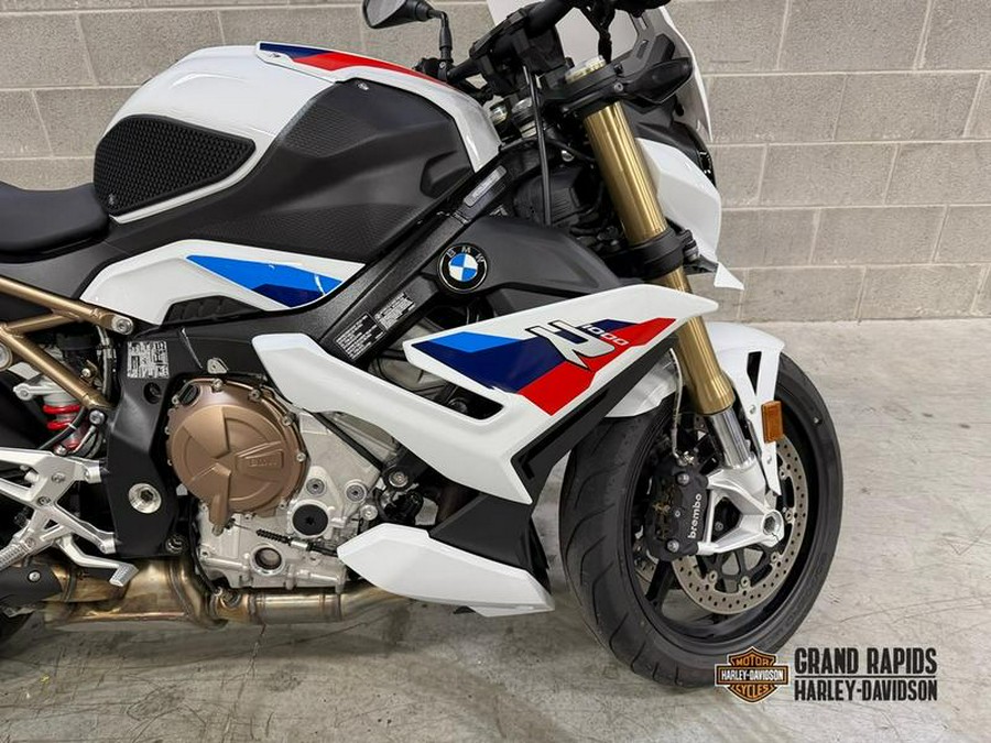 2024 BMW S 1000 R Light White/M Motorsport