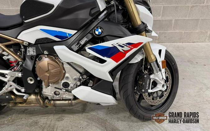 2024 BMW S 1000 R Light White/M Motorsport