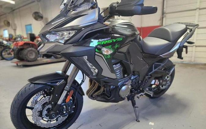 2023 Kawasaki Versys® 1000 SE LT+