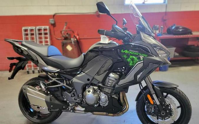 2023 Kawasaki Versys® 1000 SE LT+