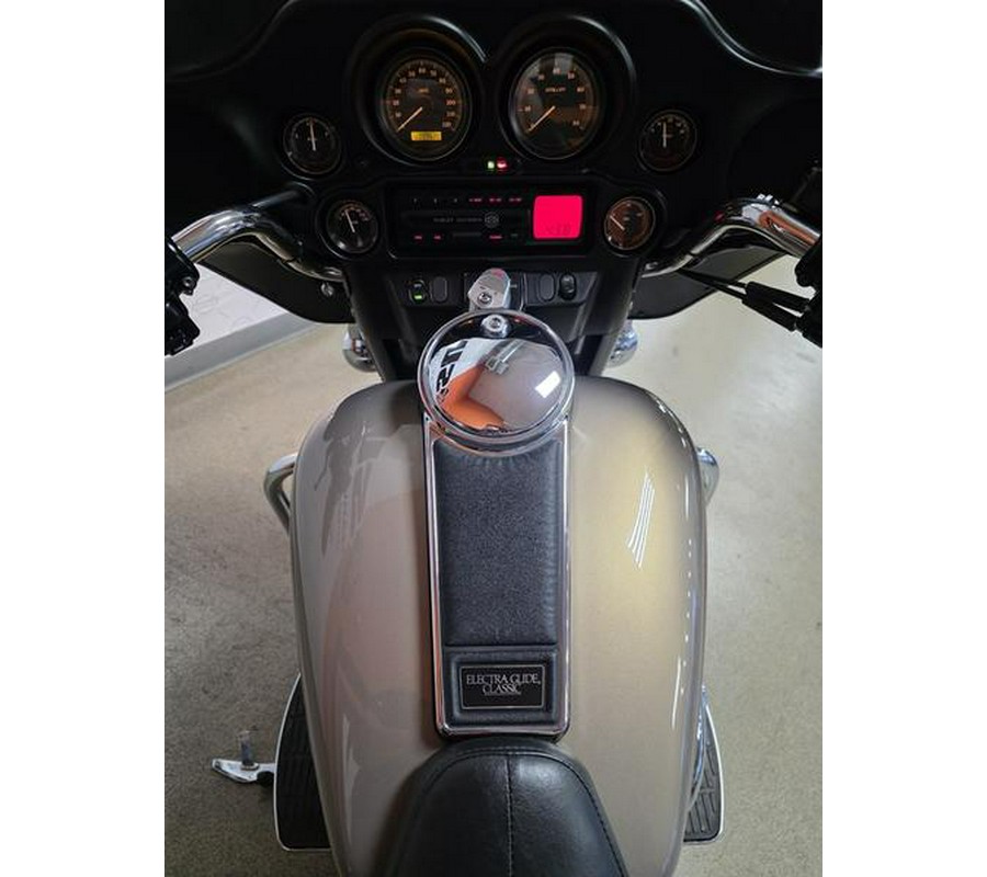 2004 Harley-Davidson® FLHTC - Electra Glide® Classic