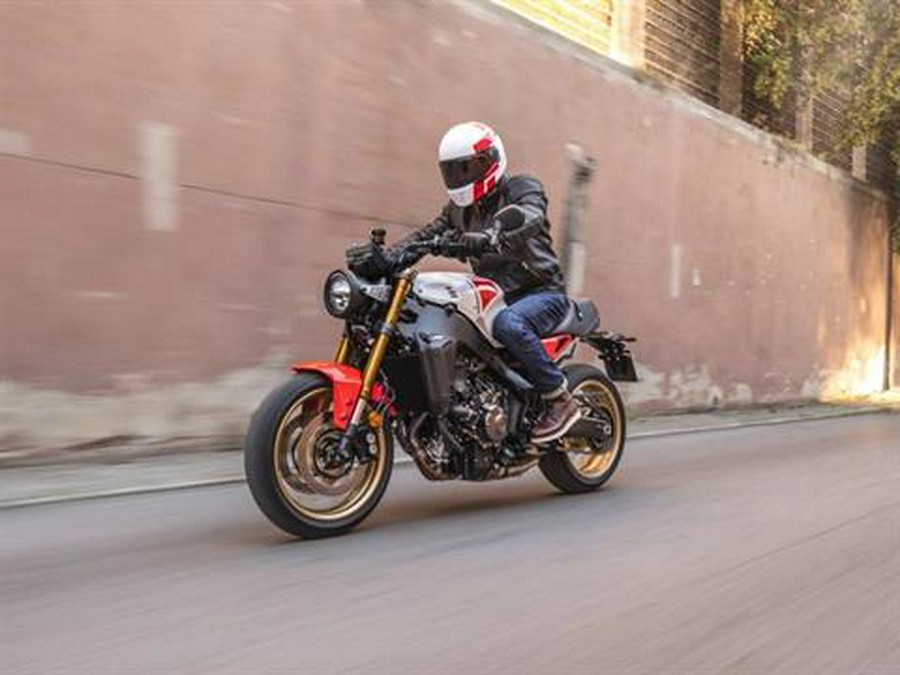 2025 Yamaha XSR900