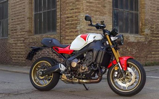 2025 Yamaha XSR900