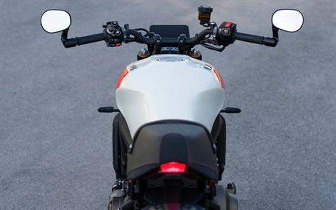 2025 Yamaha XSR900
