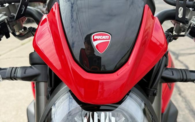 2026 Ducati MONSTER PLUS