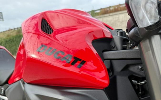 2026 Ducati MONSTER PLUS