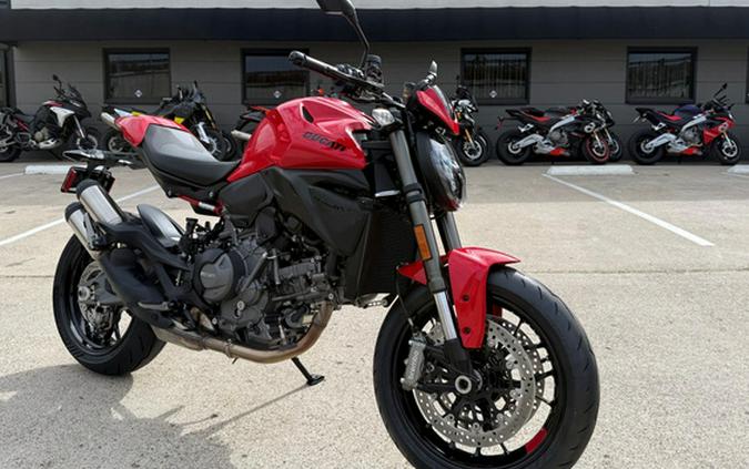 2026 Ducati MONSTER PLUS