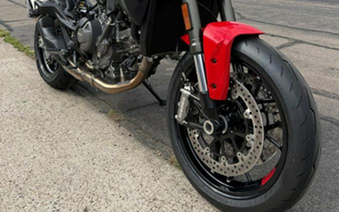 2026 Ducati MONSTER PLUS