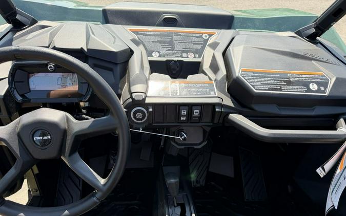 2026 Can-Am® Commander MAX DPS 700