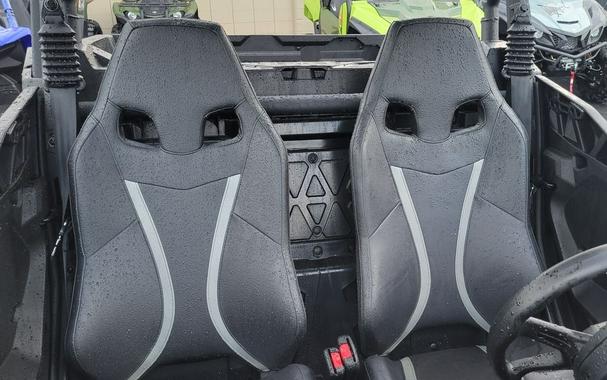 2026 Can-Am® Commander XT 700