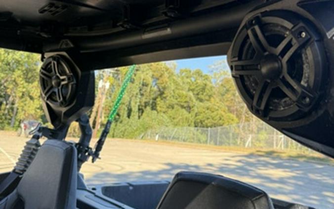 2024 Can-Am Commander MAX XT 700